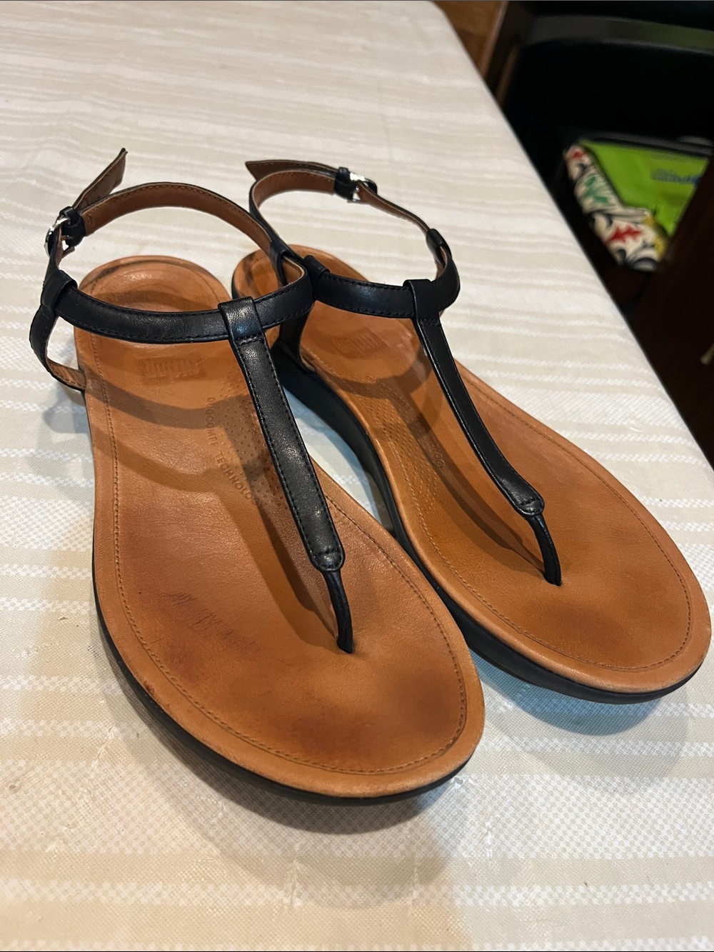 Fitflop Tia T-Strap Sandals size 9 women’s